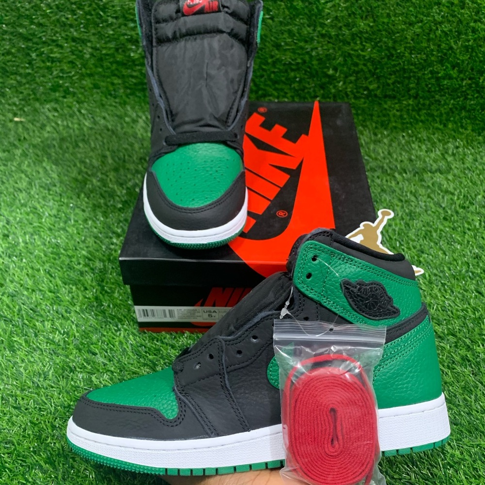 2020 Air Jordan 1 Retro High OG “Pine Green 2.0” - Picture 5 of 13